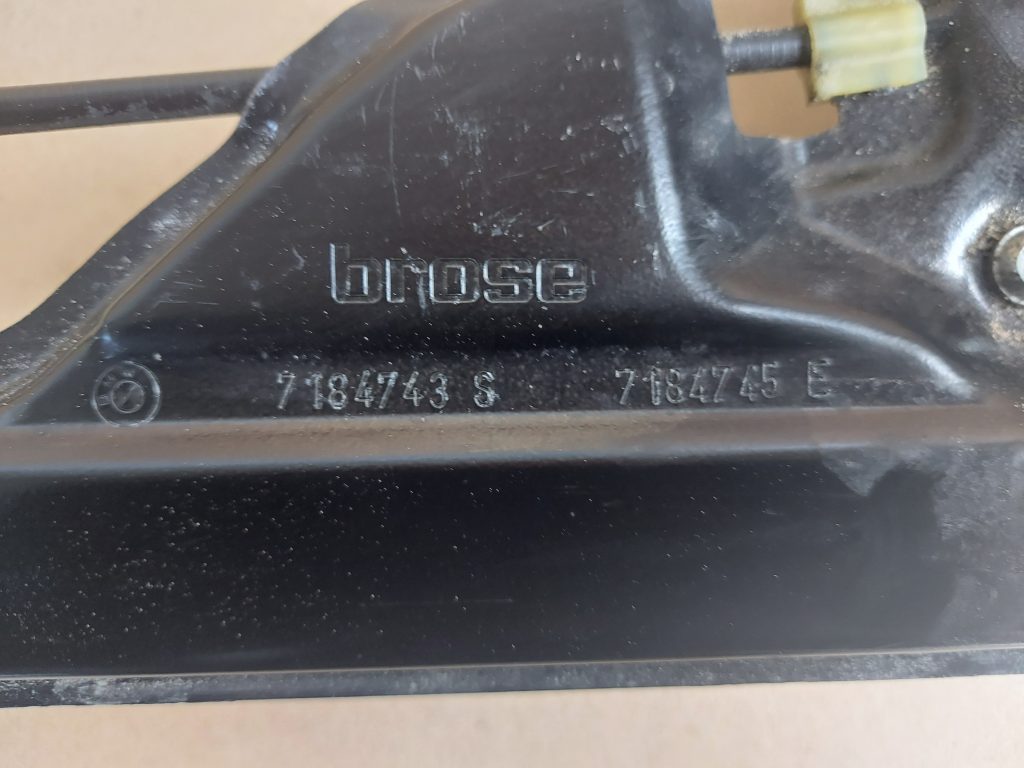 Stikla pacelšanas mehānisms aizmugurējais kreisais priekš BMW 525 E60 2006 OLIVE 3 Stikla pacelšanas mehānisms aizmugurējais kreisais priekš BMW 525 E60 2006 OLIVE