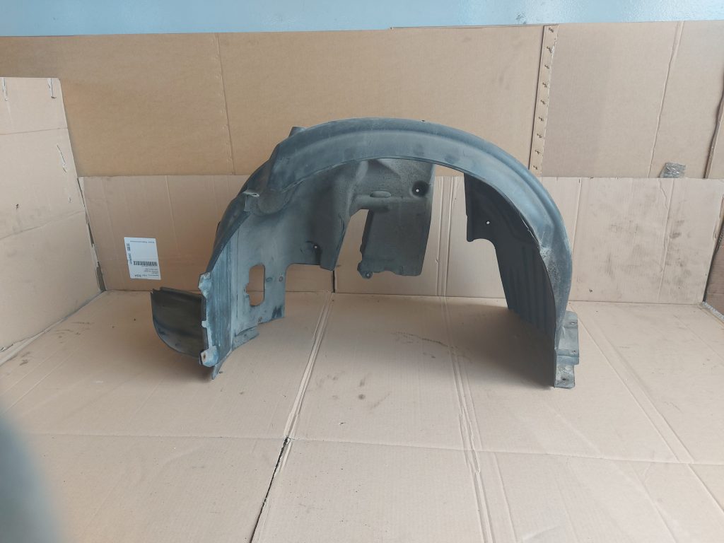 Priekšējais kreisais paspārns priekš BMW 525 E60 2006 OLIVE 4 Priekšējais kreisais paspārns priekš BMW 525 E60 2006 OLIVE