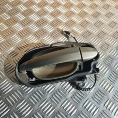 Priekšējāis labais durvju rokturis priekš BMW 525 E60 2006 OLIVE