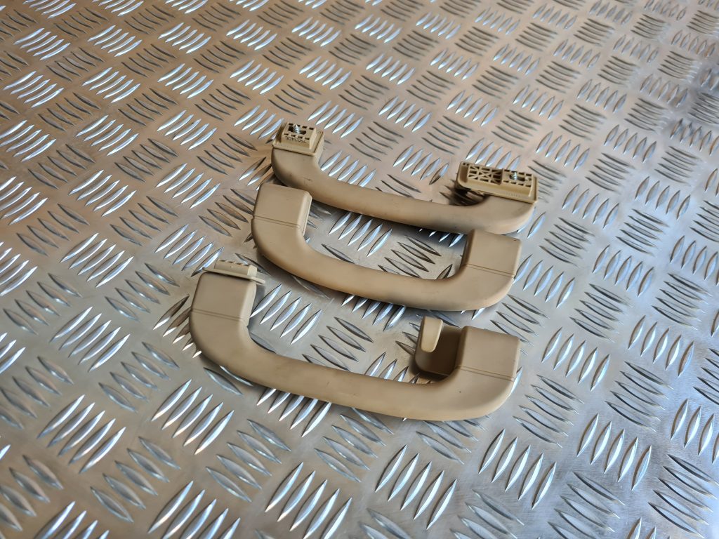 Salona rokturis griestos priekš BMW 525 E60 2006 OLIVE 1 Salona rokturis griestos priekš BMW 525 E60 2006 OLIVE