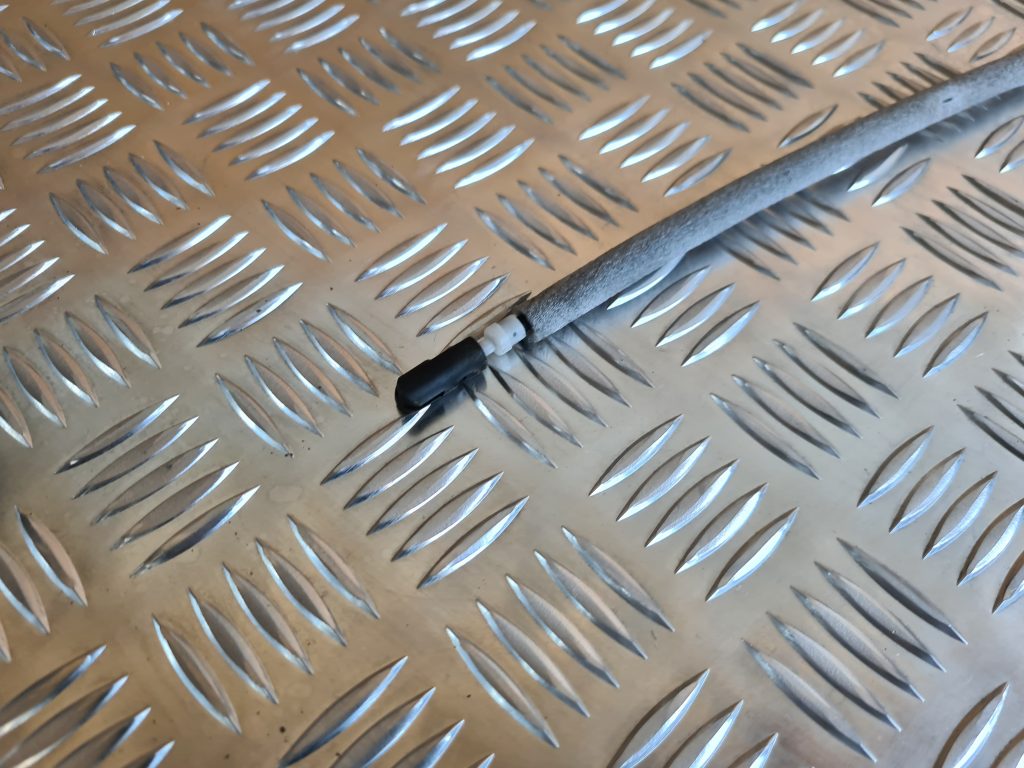 Salona durvju rokturis, priekšējais labais priekš BMW 525 E60 2006 OLIVE 2 Salona durvju rokturis, priekšējais labais priekš BMW 525 E60 2006 OLIVE