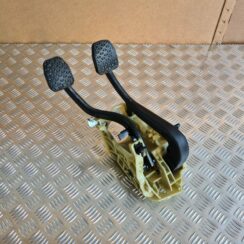 Pedāļu bloks priekš BMW 525 E60 2006 OLIVE