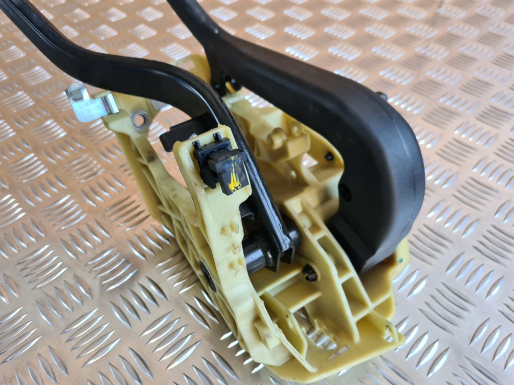 Pedāļu bloks priekš BMW 525 E60 2006 OLIVE 2 Pedāļu bloks priekš BMW 525 E60 2006 OLIVE