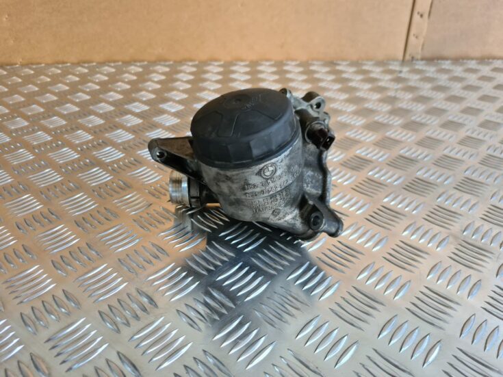 Eļļas filtra korpuss priekš BMW 525 E60 2006 OLIVE