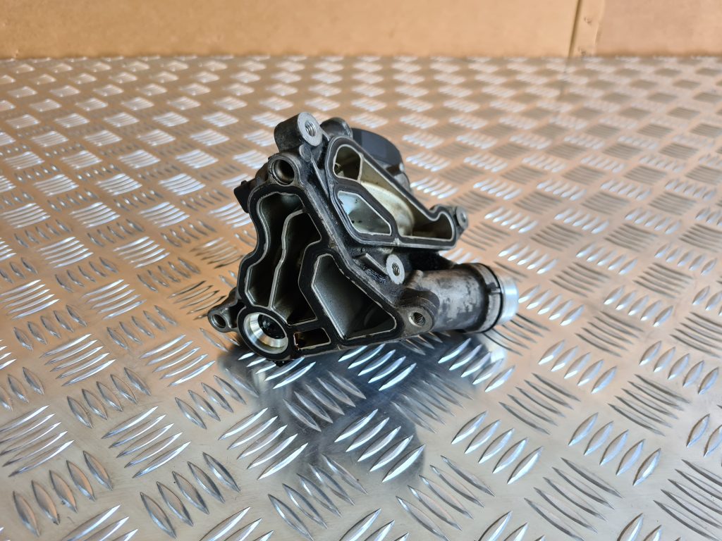 Eļļas filtra korpuss priekš BMW 525 E60 2006 OLIVE 3 Eļļas filtra korpuss priekš BMW 525 E60 2006 OLIVE