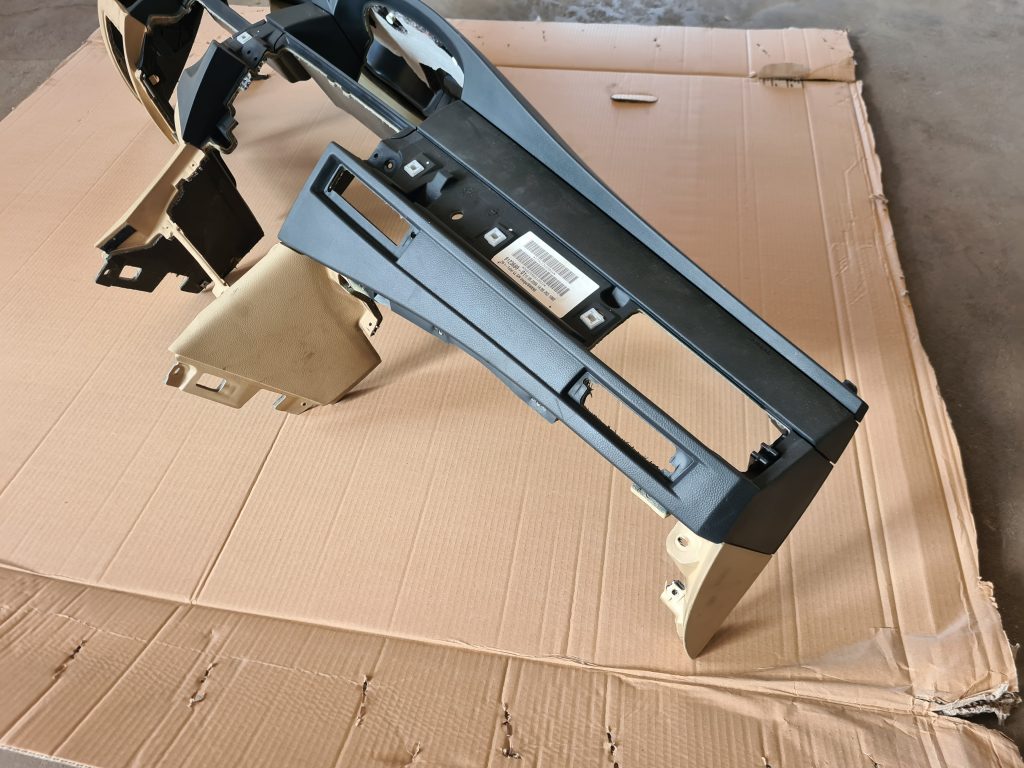 Mērinstrumentu panelis priekš BMW 525 E60 2006 OLIVE 4 Mērinstrumentu panelis priekš BMW 525 E60 2006 OLIVE