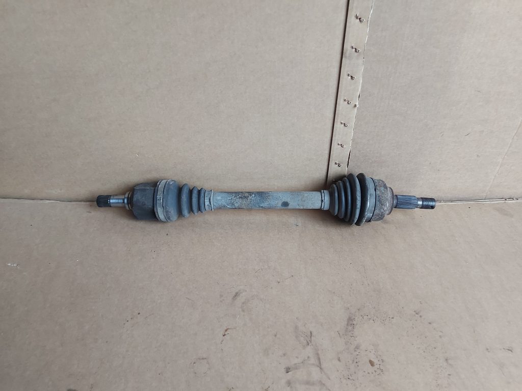 Pusass priekšējā kreisā priekš PEUGEOT 407 2006 1 Pusass priekšējā kreisā priekš PEUGEOT 407 2006