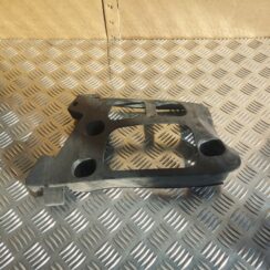 Aizmugurējā spārna un bufera stiprinājums priekš PEUGEOT 407 2006