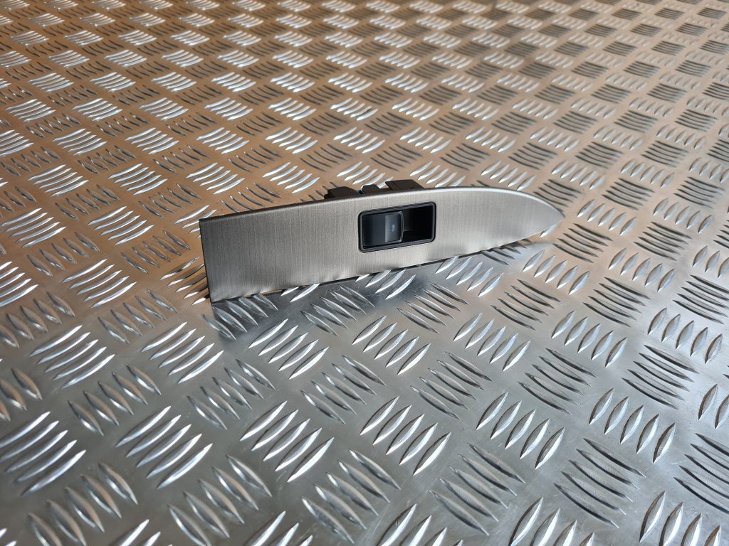 Stikla pacelšanas poga priekš TOYOTA AVENSIS 2012 1 Stikla pacelšanas poga priekš TOYOTA AVENSIS 2012