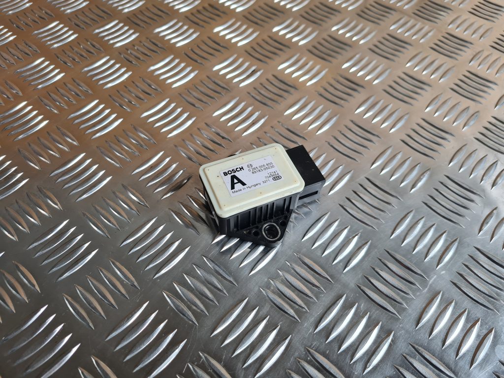 Stūres statnes vadības bloks priekš TOYOTA AVENSIS 2012 1 Stūres statnes vadības bloks priekš TOYOTA AVENSIS 2012