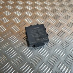 Parkošanās devēju vadības bloks priekš TOYOTA AVENSIS 2012