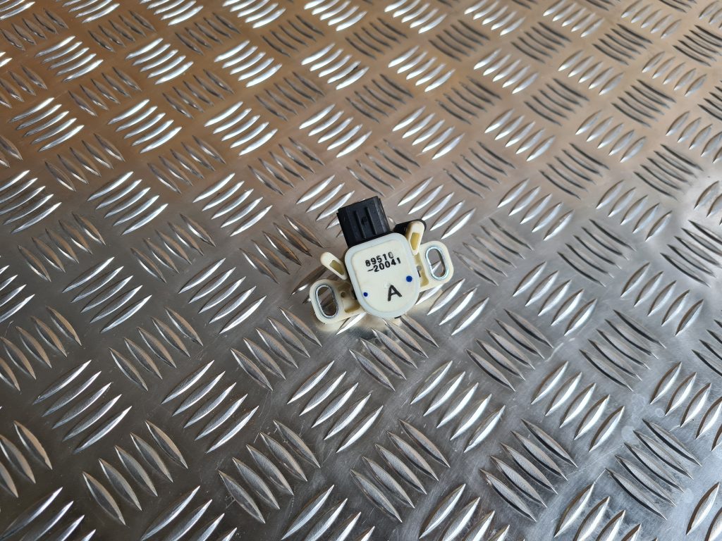 Bremžu signāla slēdzis priekš TOYOTA AVENSIS 2012 3 Bremžu signāla slēdzis priekš TOYOTA AVENSIS 2012