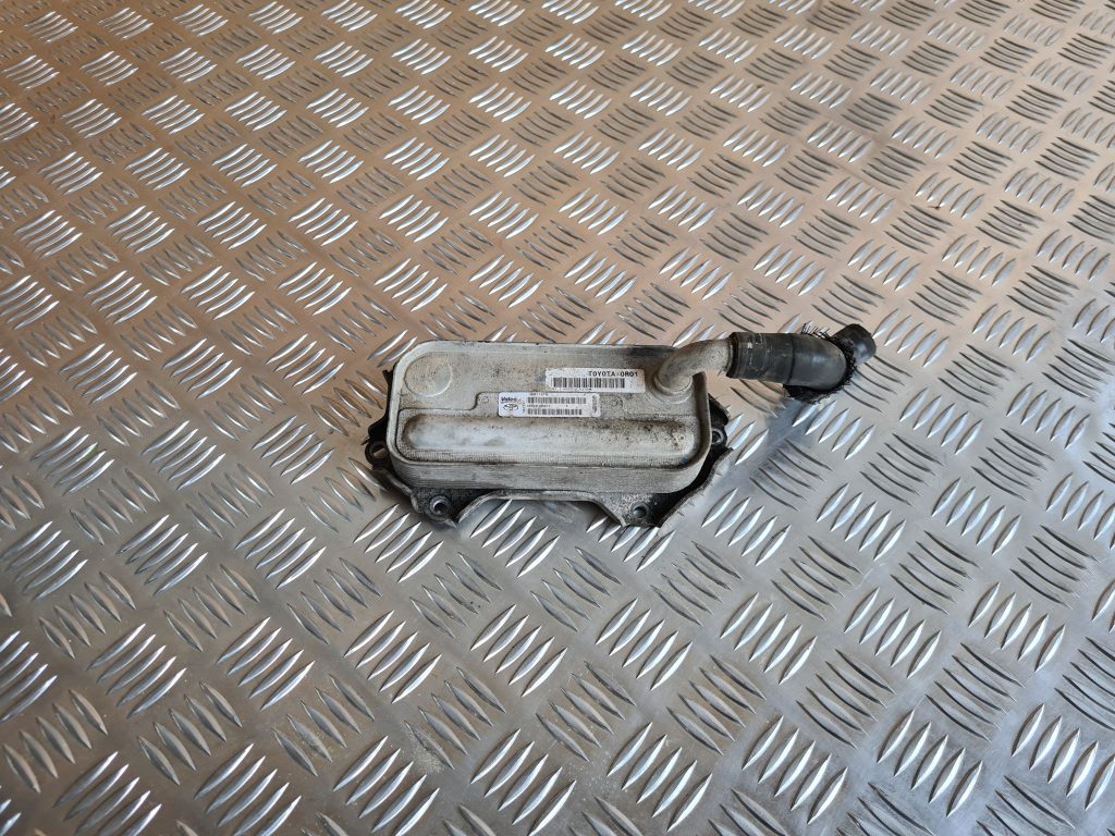 Eļļas radiators priekš TOYOTA AVENSIS 2012 1 Eļļas radiators priekš TOYOTA AVENSIS 2012