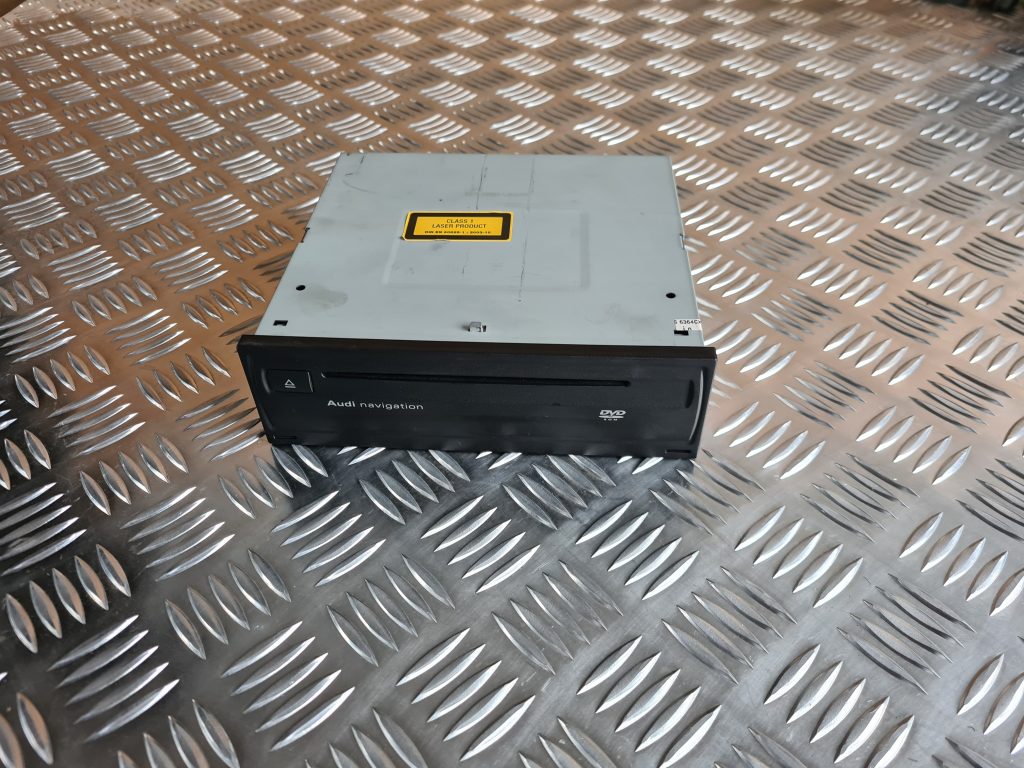 CD/DVD/Navigācijas bloks priekš AUDI A6 AVANT 2007 QUATTRO 1 CD/DVD/Navigācijas bloks priekš AUDI A6 AVANT 2007 QUATTRO