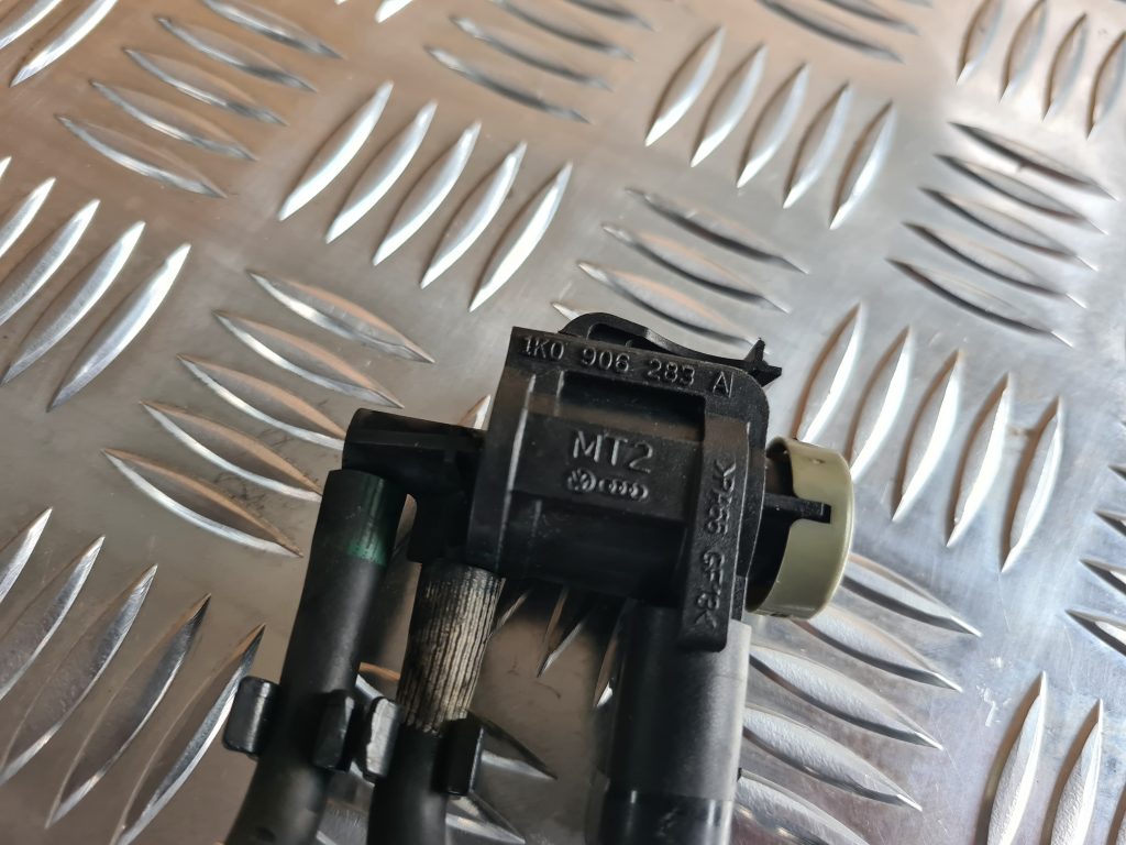 Solenoīda vakuuma vārsts priekš AUDI A6 AVANT 2007 QUATTRO 2 Solenoīda vakuuma vārsts priekš AUDI A6 AVANT 2007 QUATTRO