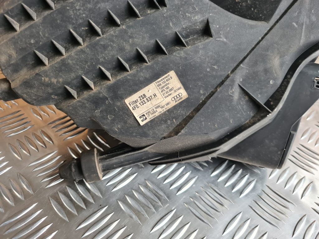 Gaisa filtra korpuss priekš AUDI A6 AVANT 2007 QUATTRO 3 Gaisa filtra korpuss priekš AUDI A6 AVANT 2007 QUATTRO