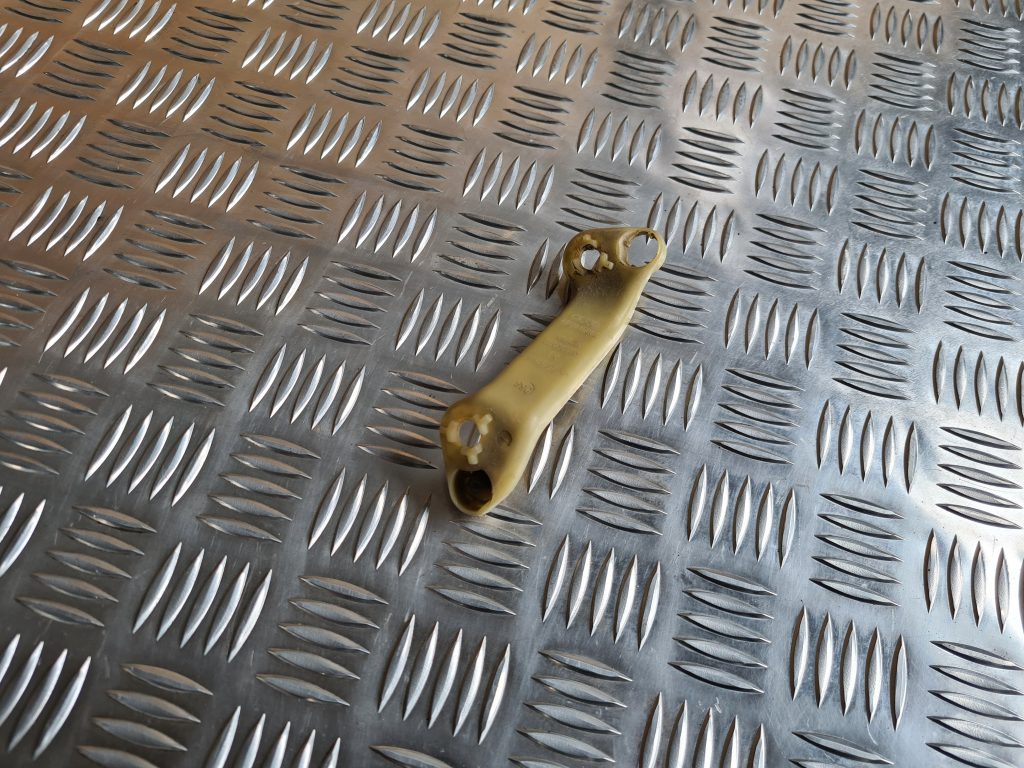 Aizmugures luktura stiprinājums priekš AUDI A6 AVANT 2007 QUATTRO 1 Aizmugures luktura stiprinājums priekš AUDI A6 AVANT 2007 QUATTRO