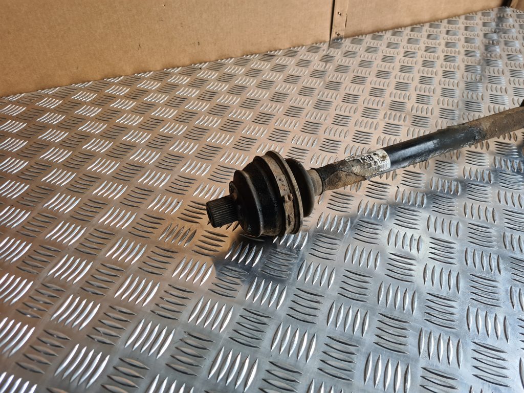 Pusass aizmugurē priekš AUDI A6 AVANT 2007 QUATTRO 4 Pusass aizmugurē priekš AUDI A6 AVANT 2007 QUATTRO