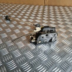 Priekšējo labo durvju slēdzene priekš AUDI A6 AVANT 2007 QUATTRO