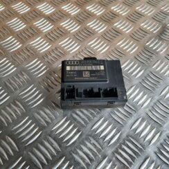 Aizmugurējo kreiso durvju vadības bloks priekš AUDI A6 AVANT 2007 QUATTRO