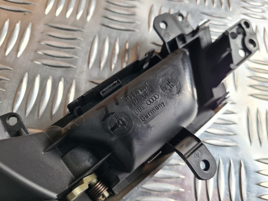 Salona durvju rokturis, aizmugures labais priekš AUDI A6 AVANT 2007 QUATTRO 3 Salona durvju rokturis, aizmugures labais priekš AUDI A6 AVANT 2007 QUATTRO