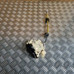 Aizmugurējo labo durvju slēdzene priekš AUDI A6 AVANT 2007 QUATTRO