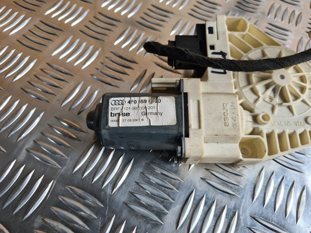 Elektrisko stiklu motors priekš AUDI A6 AVANT 2007 QUATTRO 3 Elektrisko stiklu motors priekš AUDI A6 AVANT 2007 QUATTRO