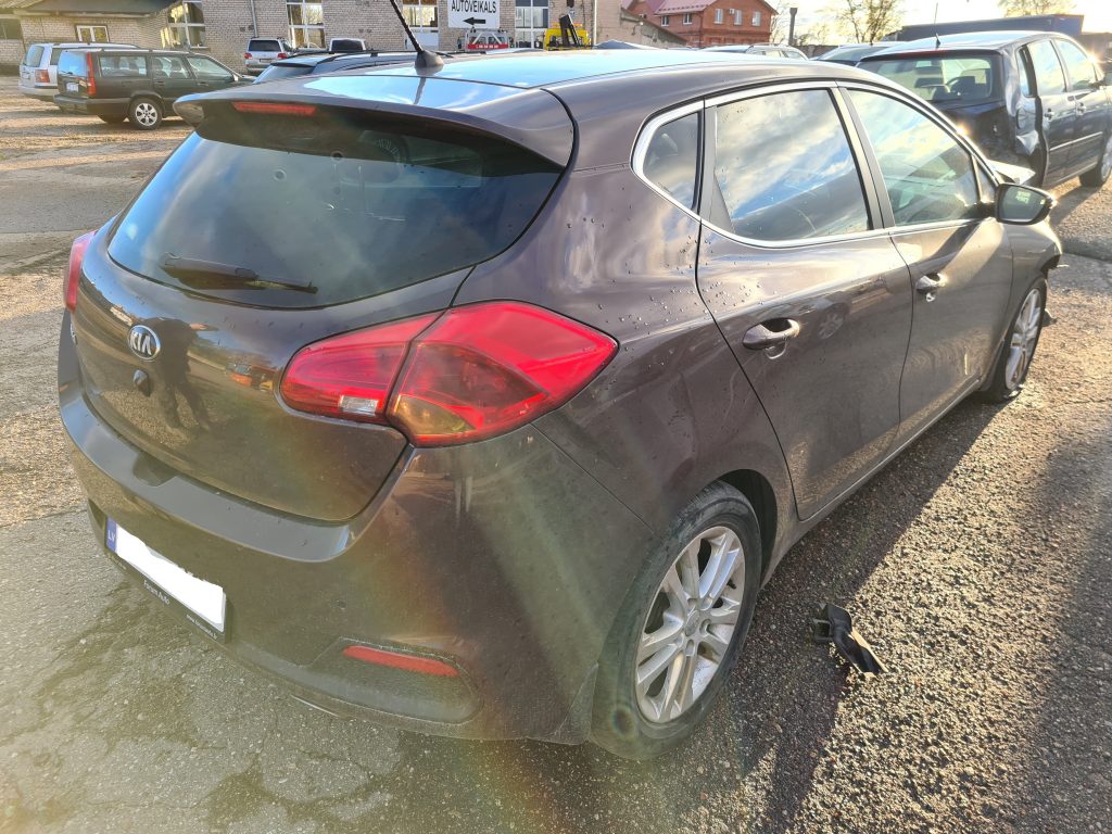 KIA CEED 2013 141