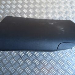 Mantu glabāšanas nodalījums pasažiera pusē priekš KIA CEED 2013