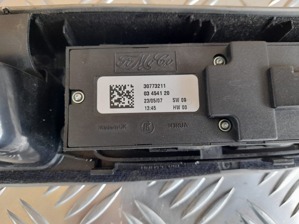 Šofera durvju slēdža pogas priekš VOLVO S40 2007 2 Šofera durvju slēdža pogas priekš VOLVO S40 2007