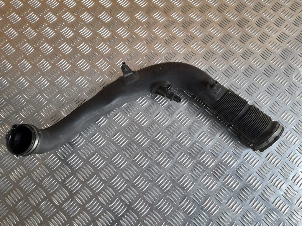 Gaisa filtra korpusa caurule priekš VOLVO S40 2007 1 Gaisa filtra korpusa caurule priekš VOLVO S40 2007