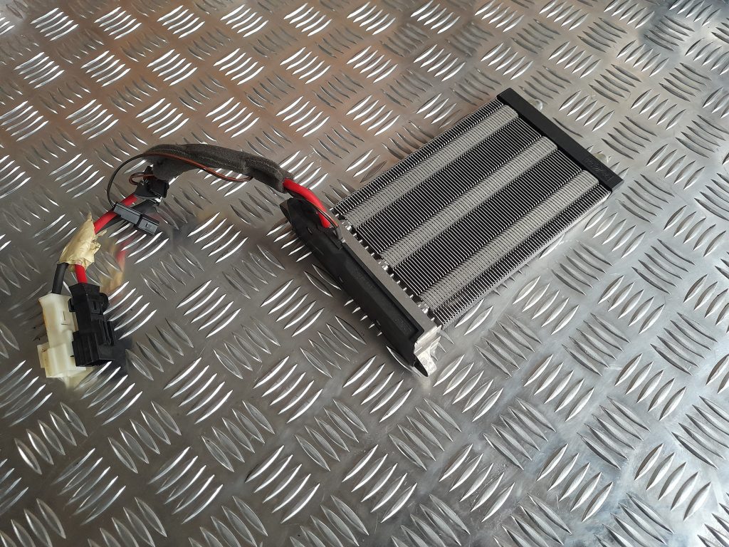 Papildus autonoma elektriskais sildītājs priekš VOLVO S40 2007 1 Papildus autonoma elektriskais sildītājs priekš VOLVO S40 2007