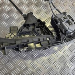 Priekšējo kreiso durvju slēdzene priekš VOLVO S40 2007