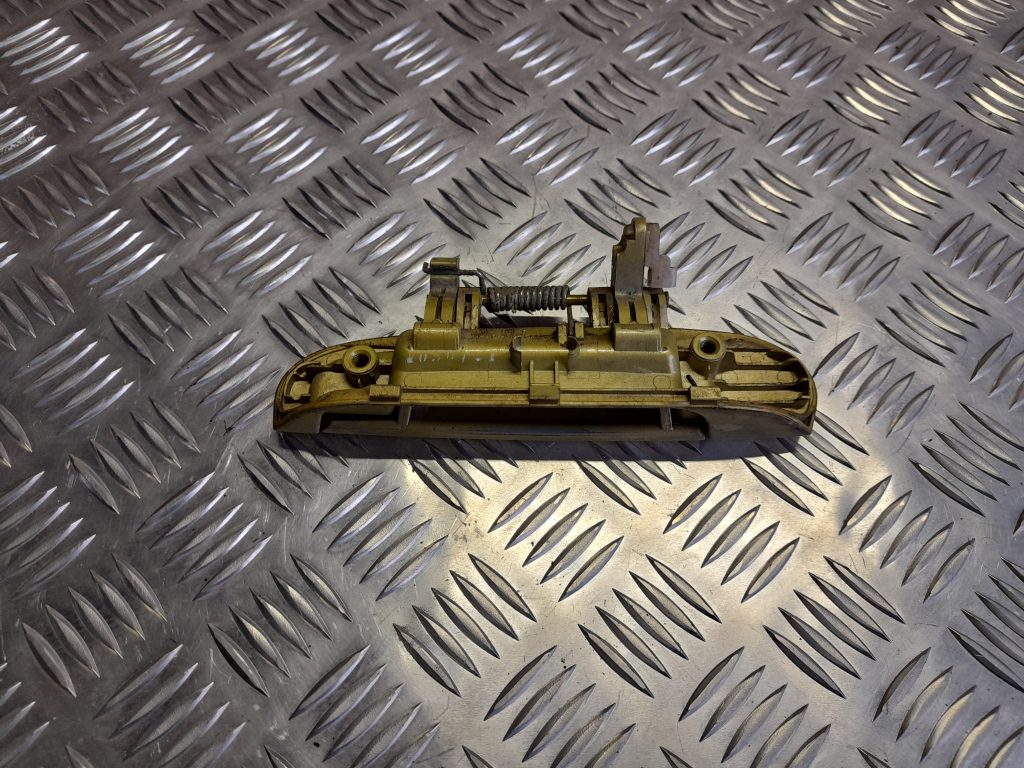 Aizmugurējais kreisais durvju rokturis priekš KIA PICANTO 2006 2 Aizmugurējais kreisais durvju rokturis priekš KIA PICANTO 2006