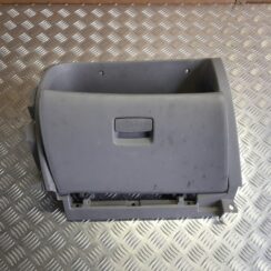 Mantu glabāšanas nodalījums pasažiera pusē priekš KIA PICANTO 2006