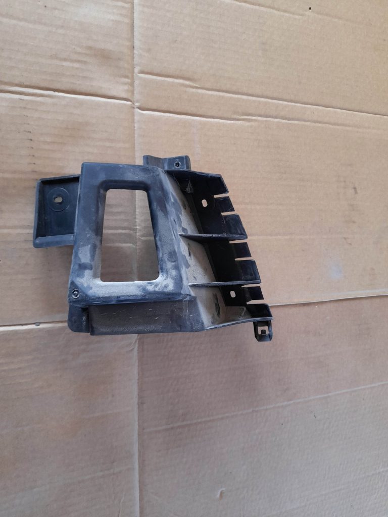 Aizmugurējā spārna un bufera stiprinājums priekš CITROEN PICASSO 2007 2 Aizmugurējā spārna un bufera stiprinājums priekš CITROEN PICASSO 2007