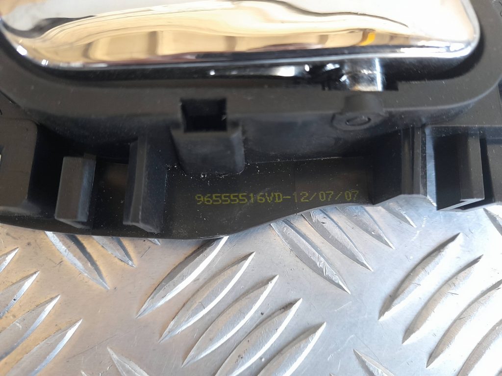 Salona durvju rokturis, priekšējais labais priekš CITROEN PICASSO 2007 3 Salona durvju rokturis, priekšējais labais priekš CITROEN PICASSO 2007