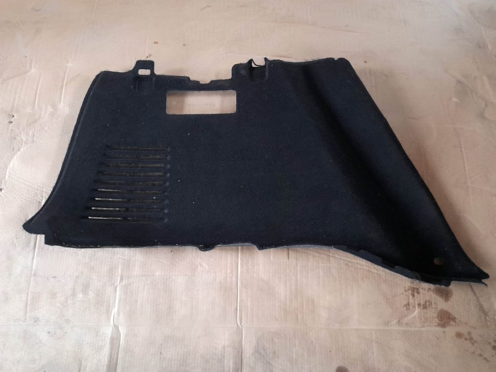 Bagāžnieka nodalījuma sānu apdare priekš CITROEN PICASSO 2007 1 Bagāžnieka nodalījuma sānu apdare priekš CITROEN PICASSO 2007