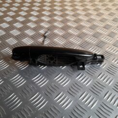 Priekšējāis labais durvju rokturis priekš MAZDA 6 2008