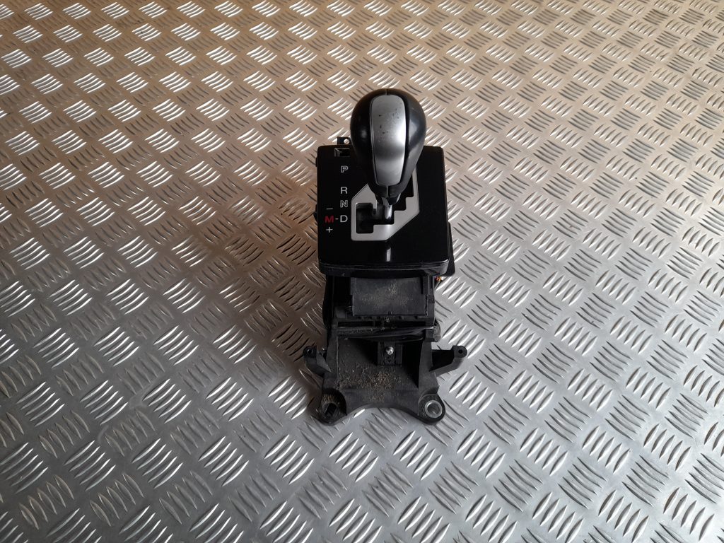 Ātrumu pārslēgšanas slēdzis priekš MAZDA 6 2008 1 Ātrumu pārslēgšanas slēdzis priekš MAZDA 6 2008