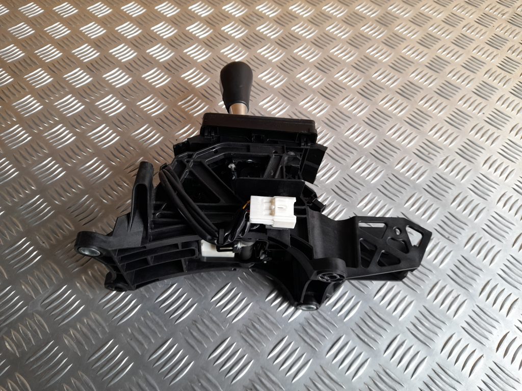 Ātrumu pārslēgšanas slēdzis priekš MAZDA 6 2008 2 Ātrumu pārslēgšanas slēdzis priekš MAZDA 6 2008