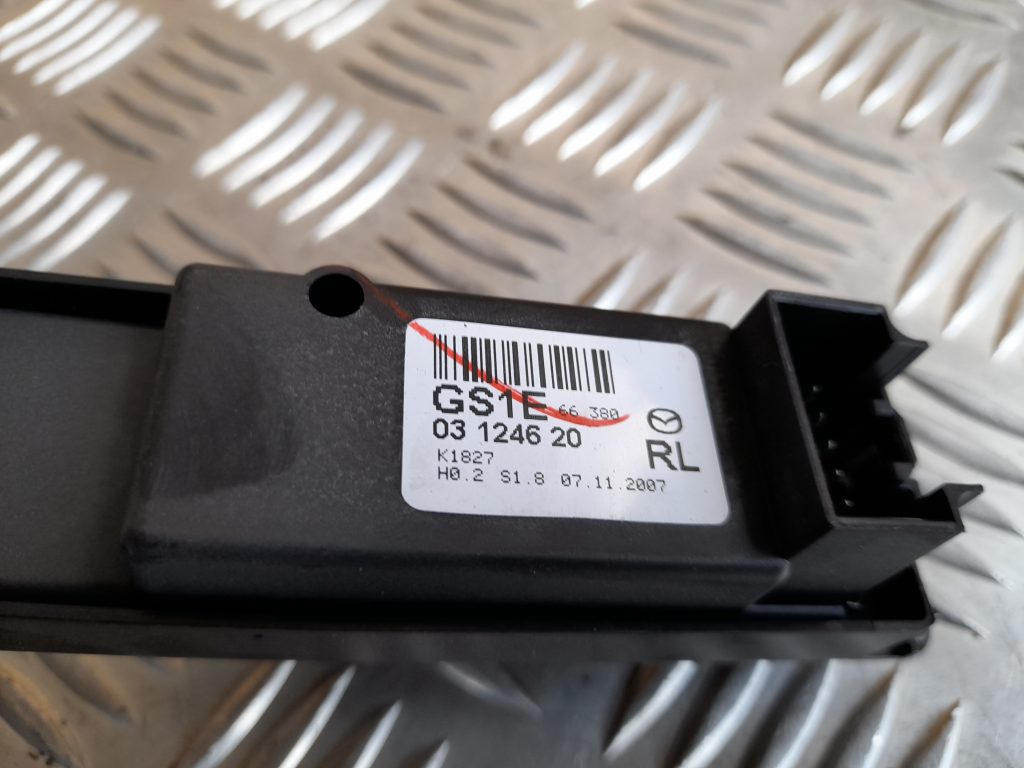 Stikla pacelšanas poga priekš MAZDA 6 2008 3 Stikla pacelšanas poga priekš MAZDA 6 2008