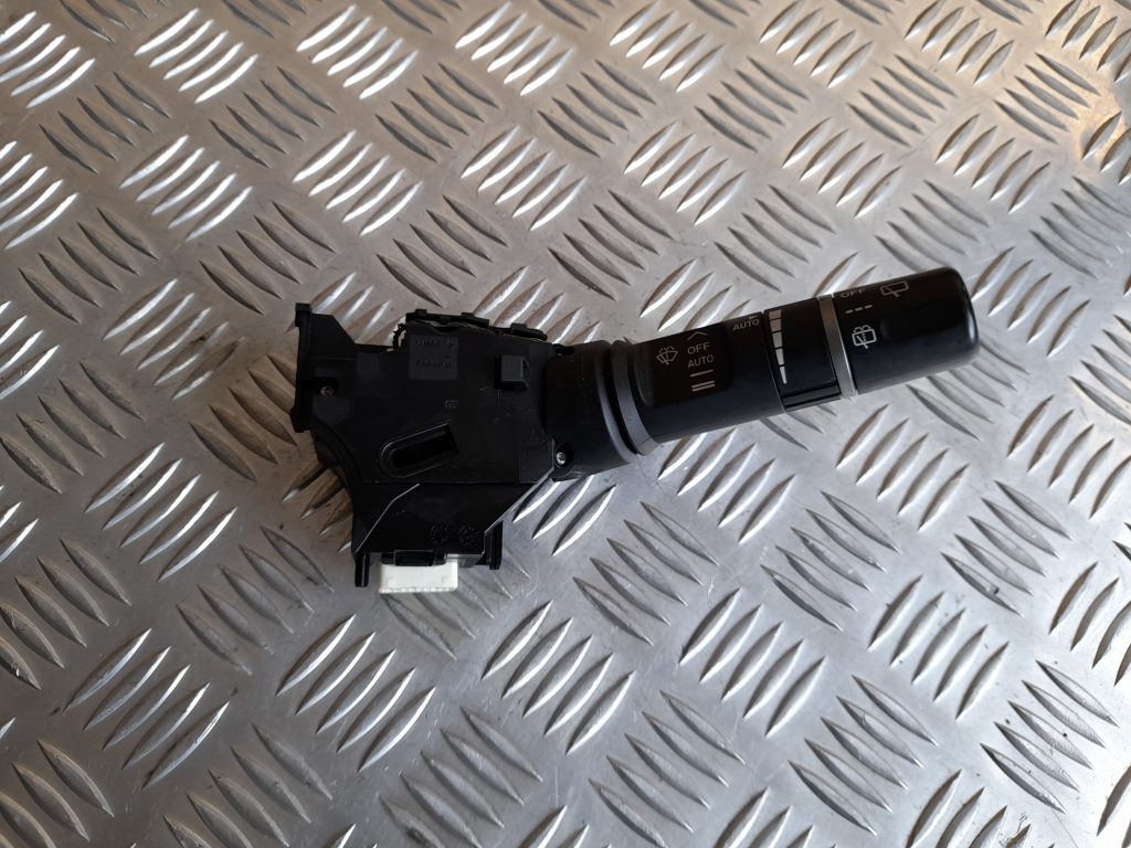 Stikla tīrītāja slēdzis priekš MAZDA 6 2008 1 Stikla tīrītāja slēdzis priekš MAZDA 6 2008