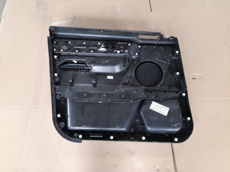 Priekšējo labo durvju apdare priekš RANGE ROVER SPORT 2007
