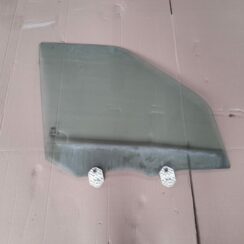 Priekšējo labo durvju stikls priekš RANGE ROVER SPORT 2007