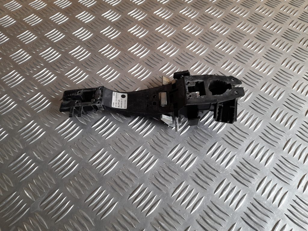 Priekšējāis kreisais durvju rokturis priekš RANGE ROVER SPORT 2007 1 Priekšējāis kreisais durvju rokturis priekš RANGE ROVER SPORT 2007