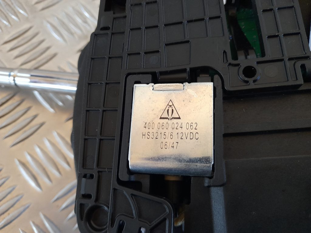 Ātrumu pārslēgšanas slēdzis priekš RANGE ROVER SPORT 2007 4 Ātrumu pārslēgšanas slēdzis priekš RANGE ROVER SPORT 2007