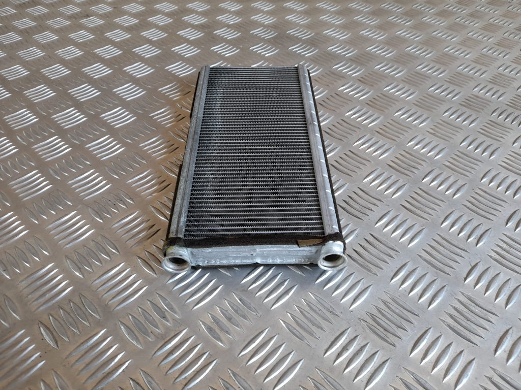 Apsildes sistēmas radiators priekš RANGE ROVER SPORT 2007 1 Apsildes sistēmas radiators priekš RANGE ROVER SPORT 2007