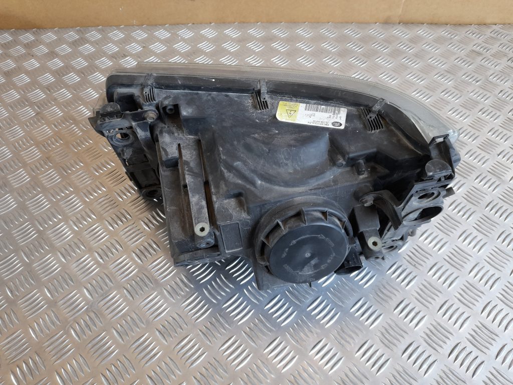 Priekšējais labais lukturis priekš RANGE ROVER SPORT 2007 2 Priekšējais labais lukturis priekš RANGE ROVER SPORT 2007