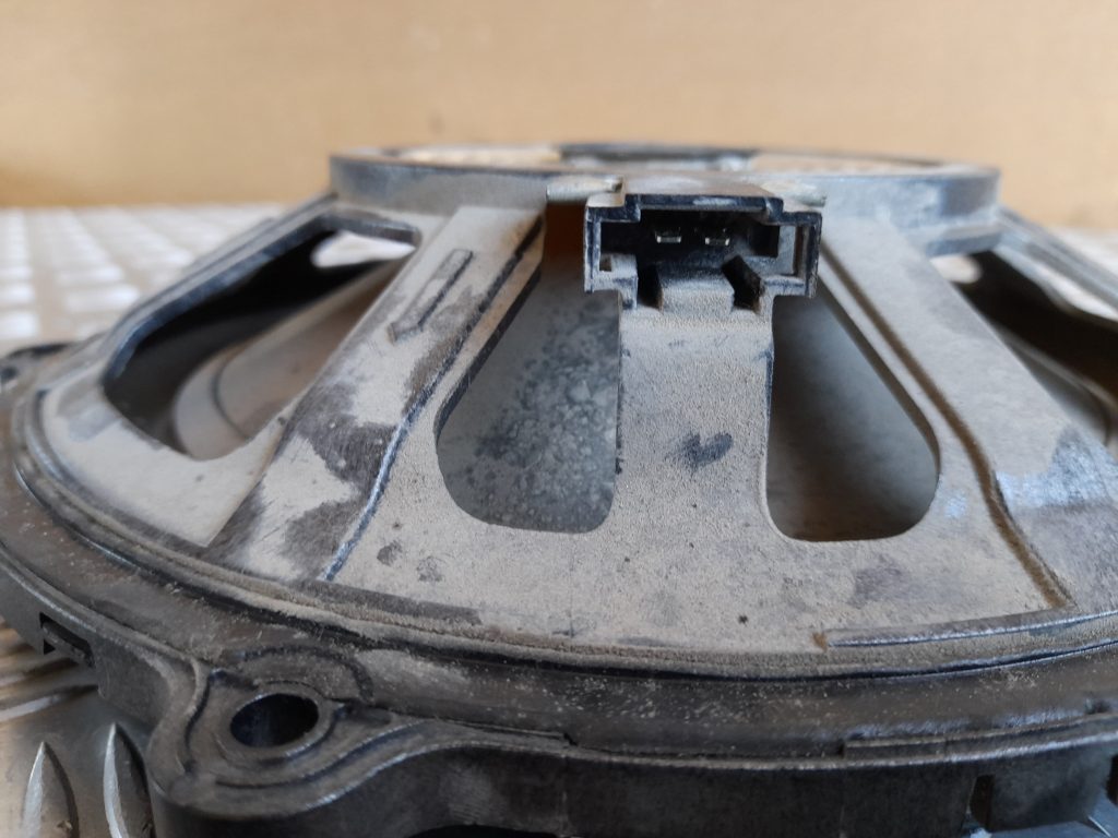 Durvju skaļrunis, apakšā priekš RANGE ROVER SPORT 2007 5 Durvju skaļrunis, apakšā priekš RANGE ROVER SPORT 2007